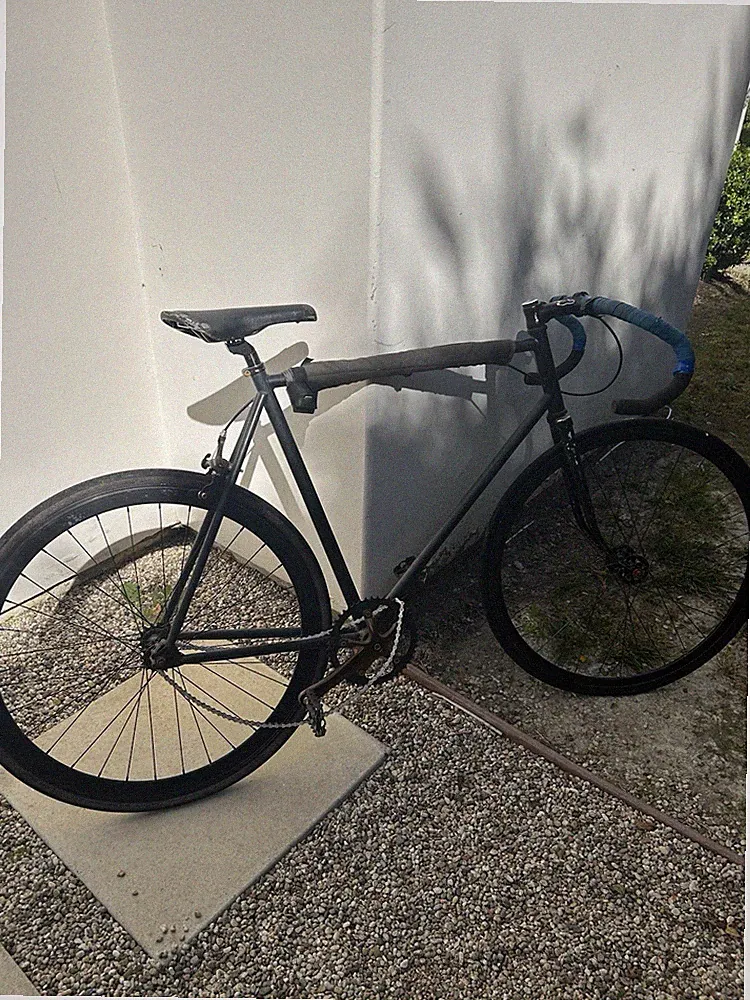 Custom Matte Black Fixed Gear Bike – Minimalist Setup